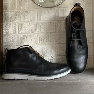 UGG black treadlite shoe. Size 10.5. Like new